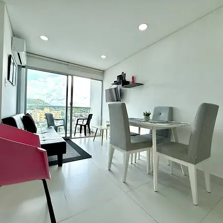 Beautiful 3hab Near Old & Airport Apartment *